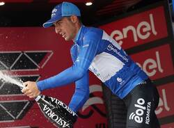 davide bais maglia azzurra giro d'italia 2023