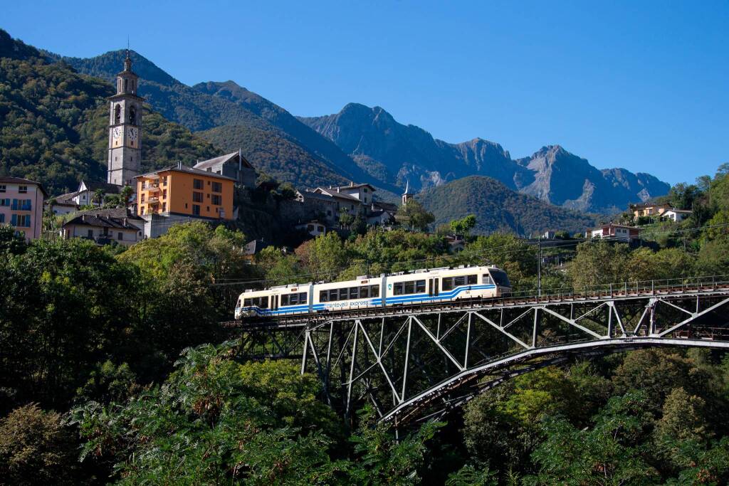 Ferrovia Vigezzina - cento anni foto 