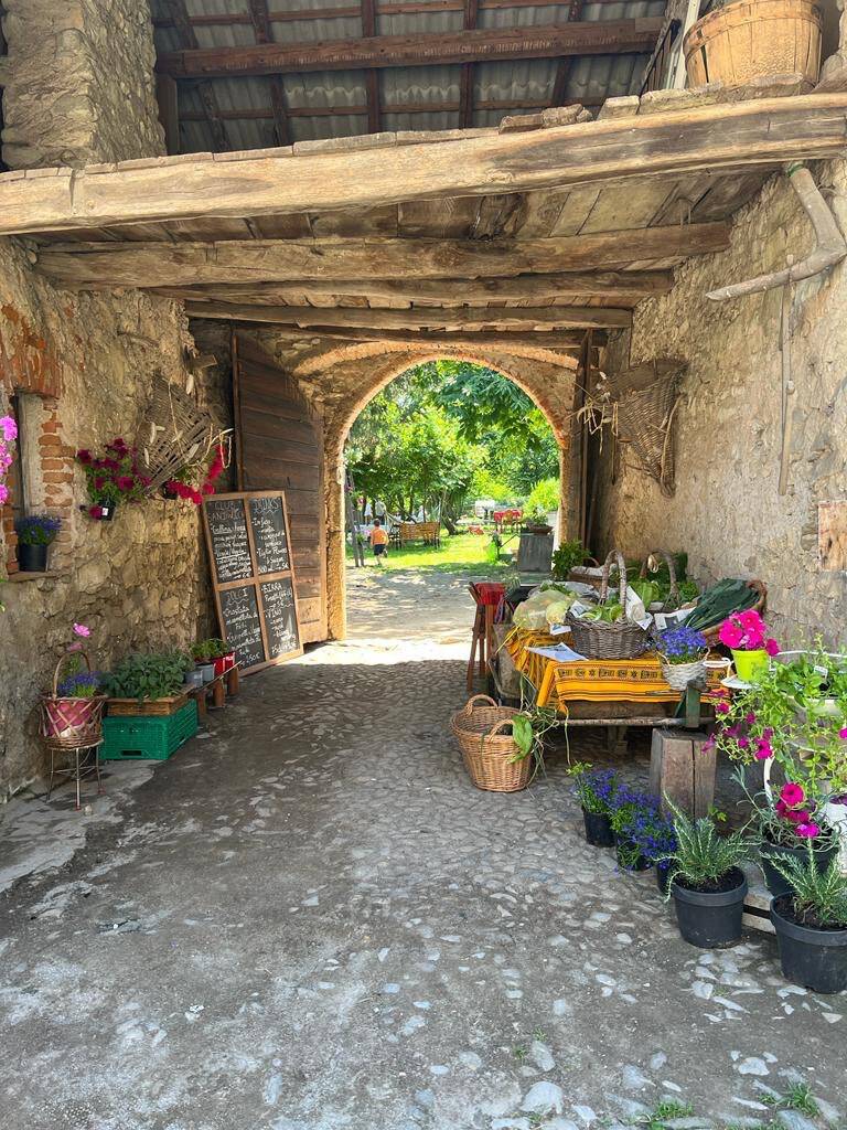 L'8 e il 9 luglio Porte Aperte in Cascina Nazè a Laveno Mombello 