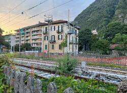 A Laveno Mombello abbattuto lo stabile di via Ceretti 