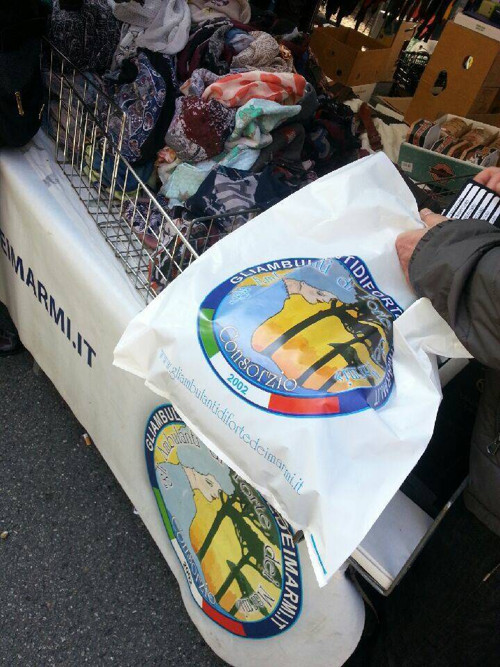 Ambulanti di Forte dei Marmi Laveno Mombello 