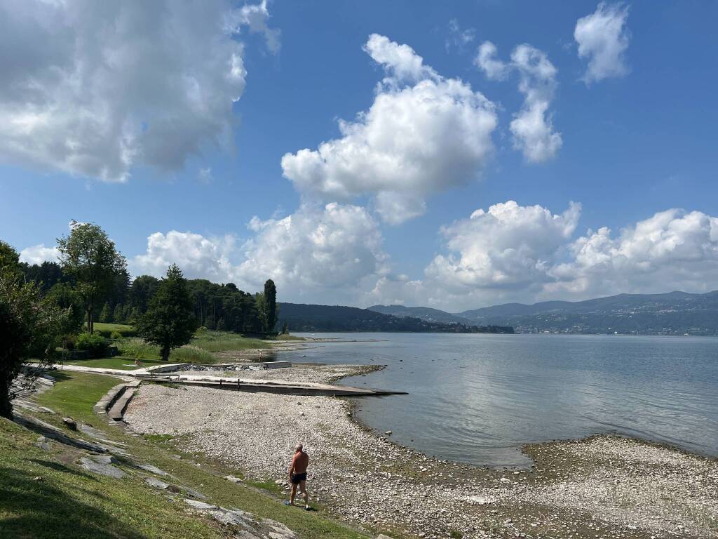Il Lago Maggiore in secca, le spiagge a Ispra