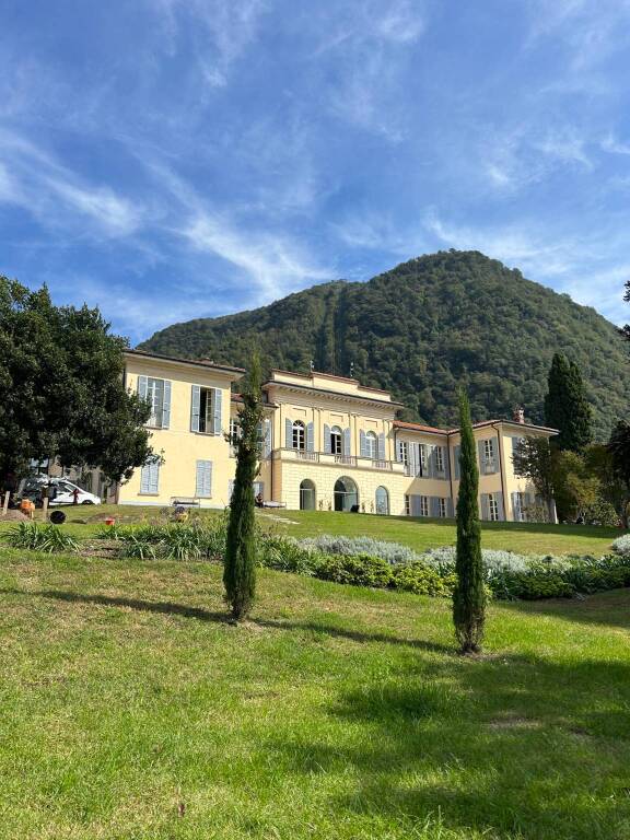 A Laveno Mombello il festival della biblioterapia: le foto del primo giorno