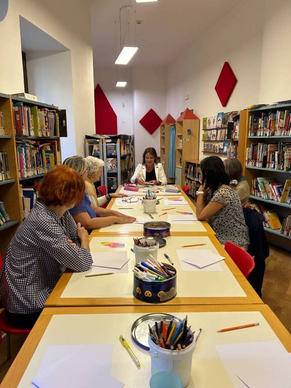 A Laveno Mombello il festival della biblioterapia: le foto del primo giorno 