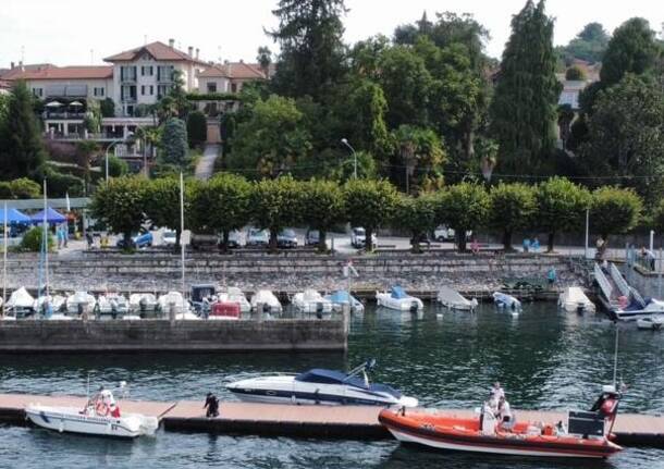 Giù nei fondali del Lago Maggiore a Ranco per liberarli dai rifiuti