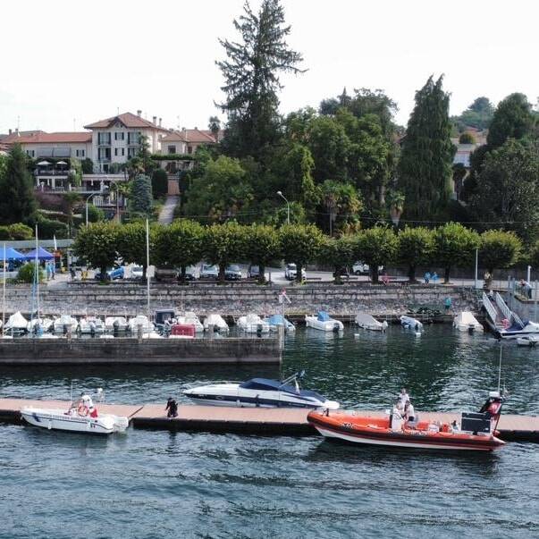Giù nei fondali del Lago Maggiore a Ranco per liberarli dai rifiuti