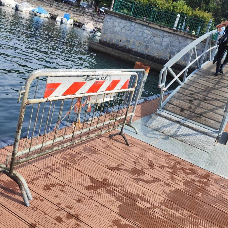 Giù nei fondali del Lago Maggiore a Ranco per liberarli dai rifiuti