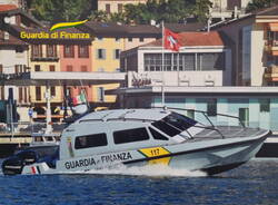 imbarcazione guardia di finanza lago ceresio