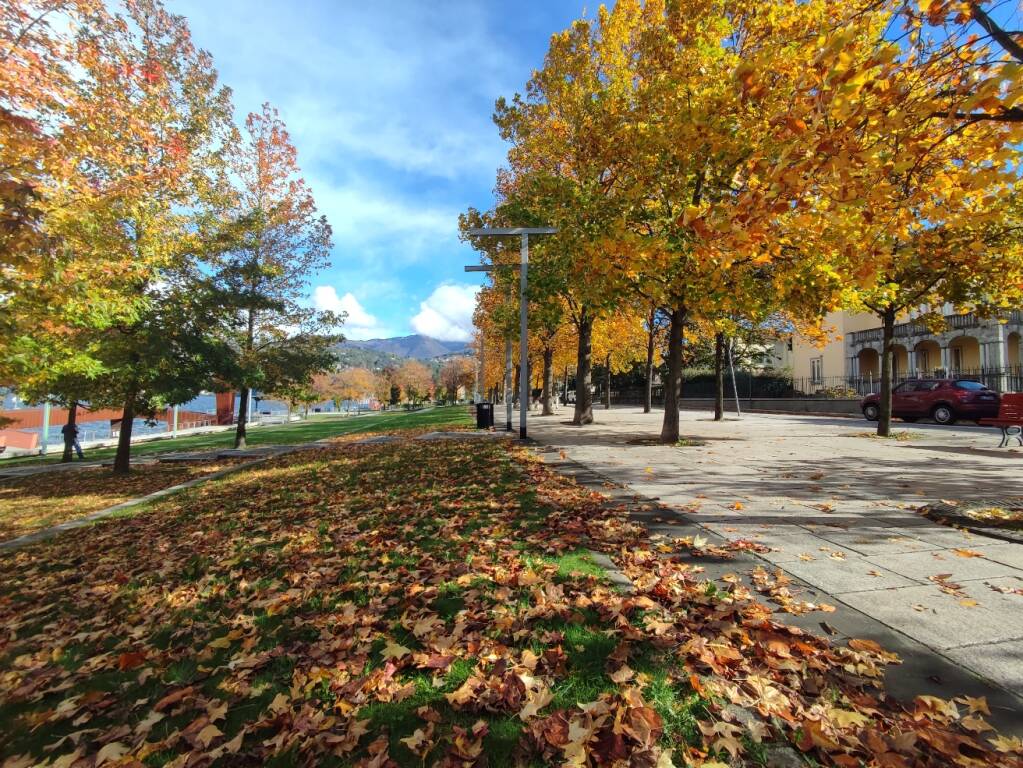 autunno lungolago luino