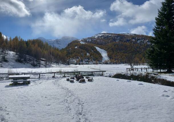 La vista dalla casa vacanze La Rossa all'Alpe Devero
