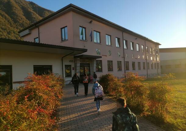scuola primaria scotti laveno