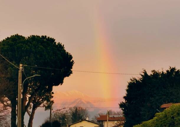 L'arcobaleno dell'11 dicembre 2023 sul Verbano 