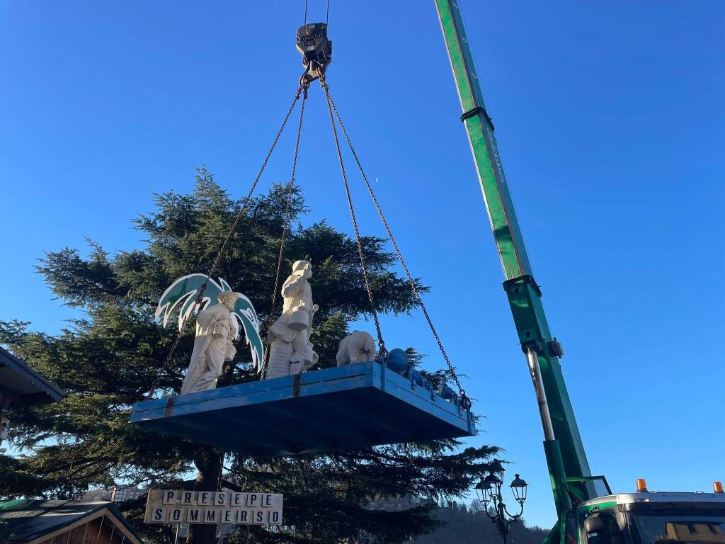 Posa del presepe sommerso 2023 Laveno Mombello