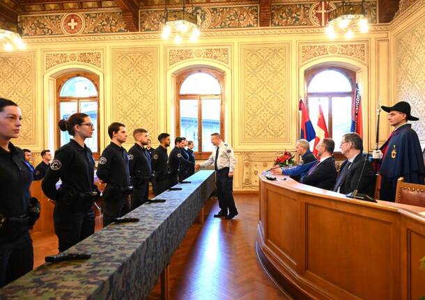 La cerimonia di consegna dell’arma per gli allievi della Scuola di Polizia in Canton Ticino