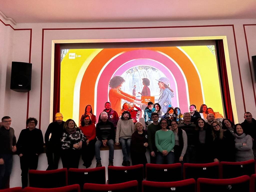 La finalissima di Sanremo al Cinema Santamanzio di Travedona per Clara