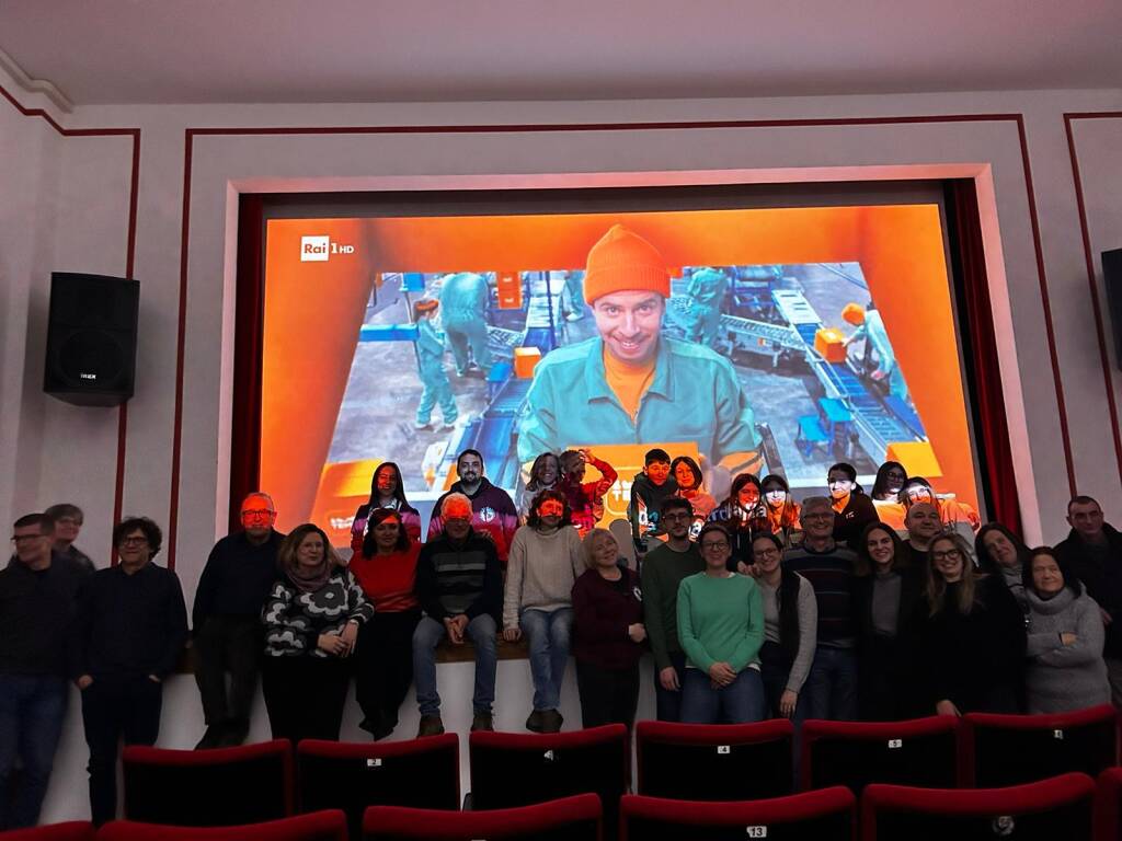La finalissima di Sanremo al Cinema Santamanzio di Travedona per Clara