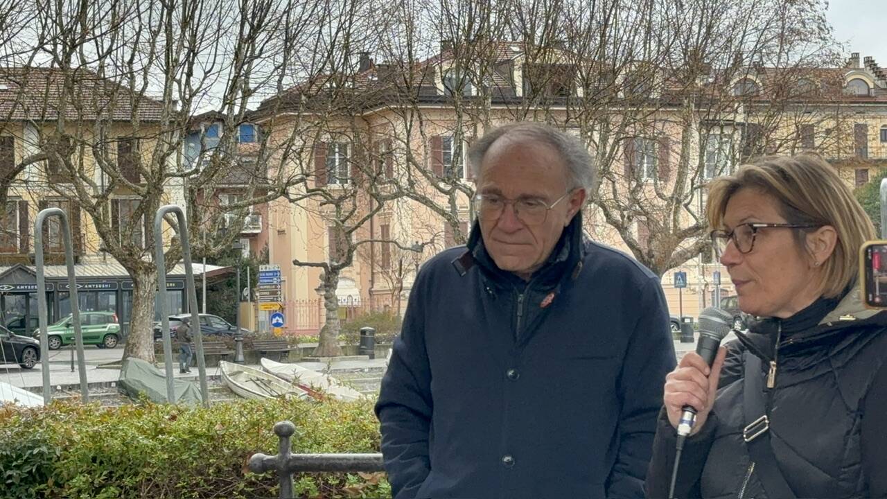 Una nuotata in acque gelide per una “Spesa sballata”