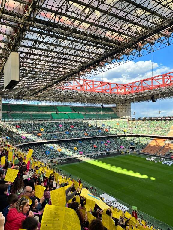 Festa a San Siro: con i cresimandi oltre 50 mila persone insieme a Delpini