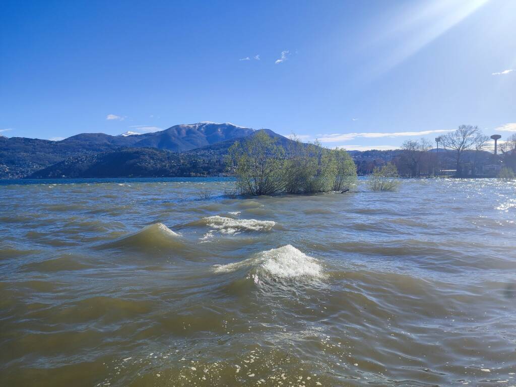La foce del Tresa dopo i temporali