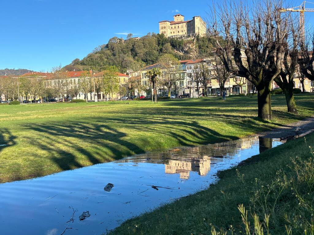 I pratoni di Angera allagati