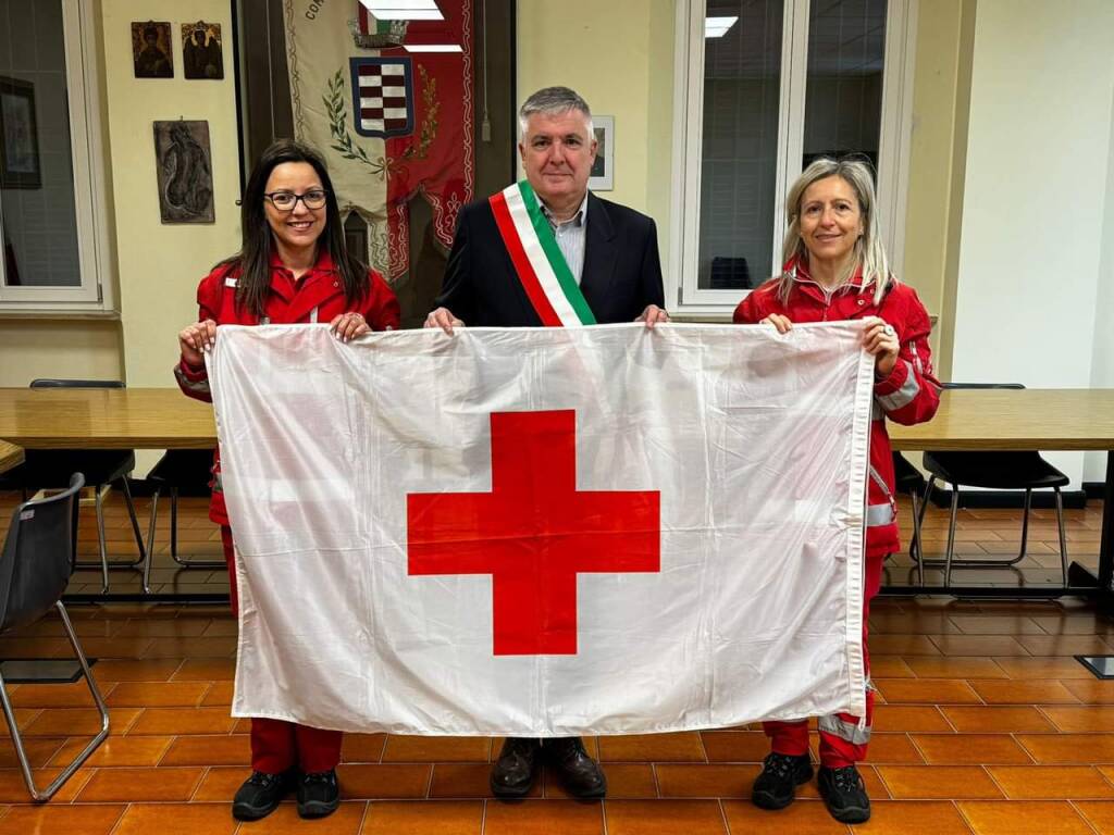 Giornata mondiale della Croce Rossa, le bandiere che sventolano 