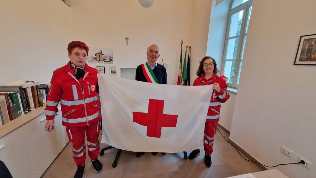 Giornata mondiale della Croce Rossa, le bandiere che sventolano 