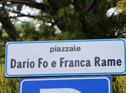 L’inaugurazione di piazza Dario Fo e Franca Rame a Sangiano