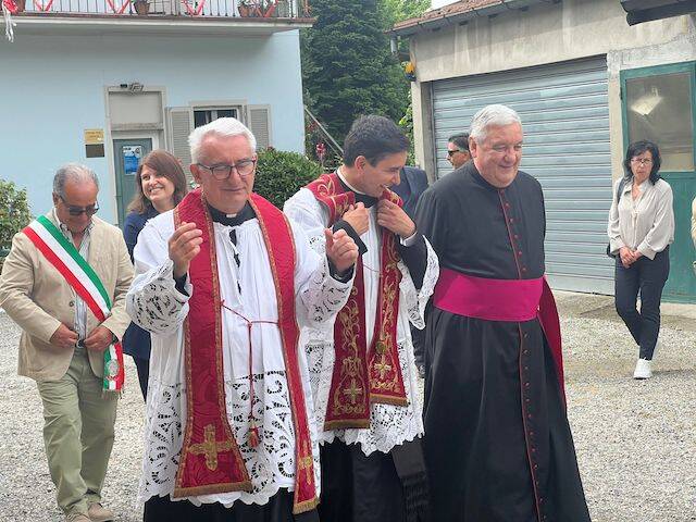 ispra festeggia don Ludovico