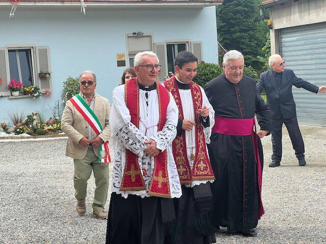 ispra festeggia don Ludovico