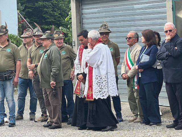 ispra festeggia don Ludovico