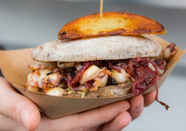 Rolling Truck Street Food a Cannobio