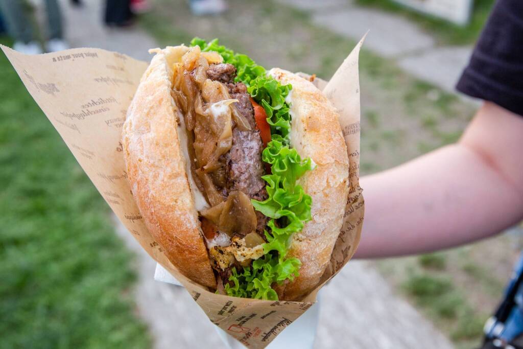 Rolling Truck Street Food a Cannobio