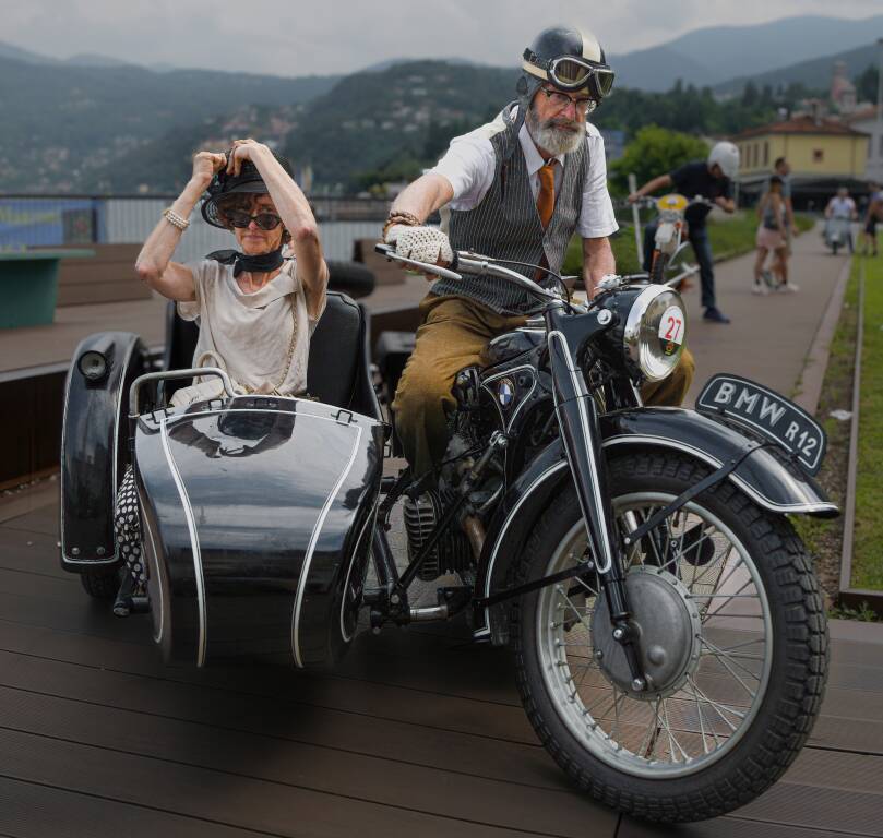 Luino, il concorso d\'eleganza su due ruote