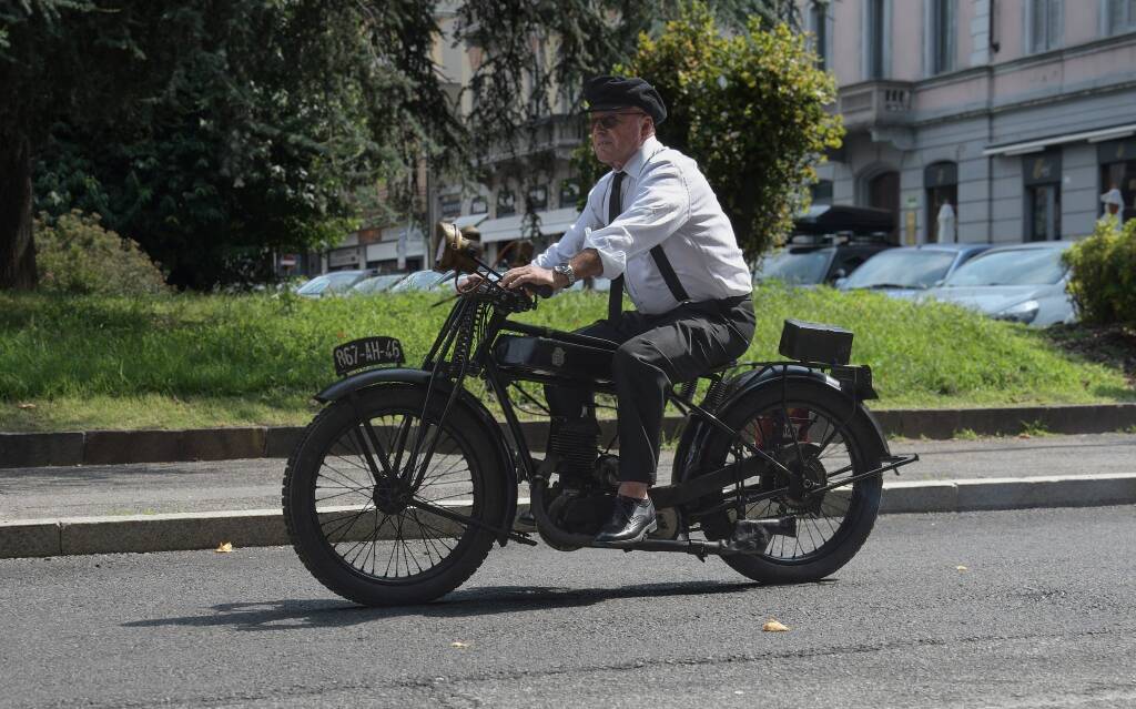 Luino, il concorso d\'eleganza su due ruote