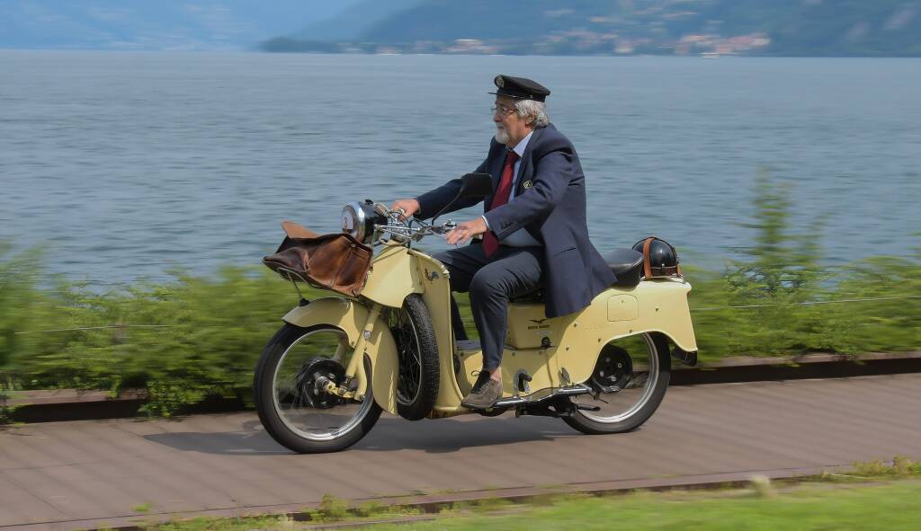 Luino, il concorso d\'eleganza su due ruote