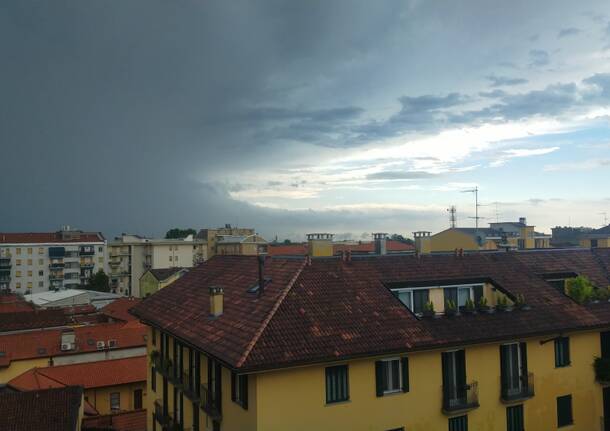 Il cielo a Legnano alla fine del maltempo 12 luglio 