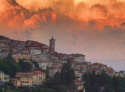 Nuvole colorate sul Sacro Monte