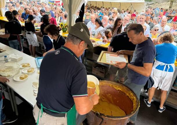 Gli alpini salutano la Festa della Montagna 2024