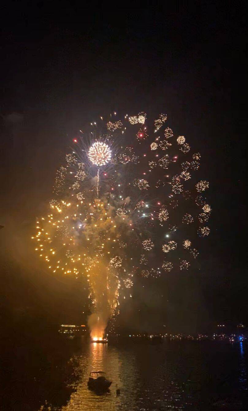 I Fuochi d'artificio a Laveno Mombello 2024