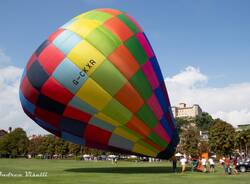 La magia delle mongolfiere ad Angera