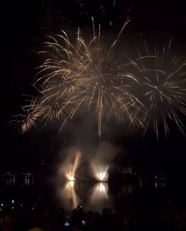 Sesto Calende - Fuochi d'artificio, foto di Ezio Cairoli