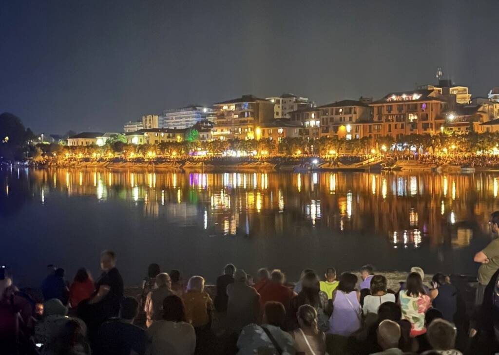 Sesto Calende - Fuochi d'artificio, foto di Ezio Cairoli
