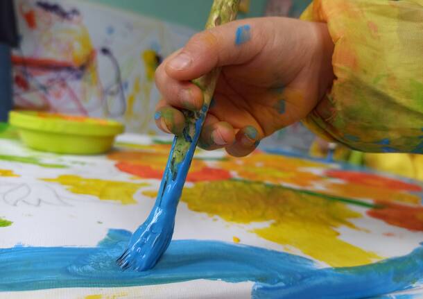 L'asilo di Ghirla porta i bimbi a sciare