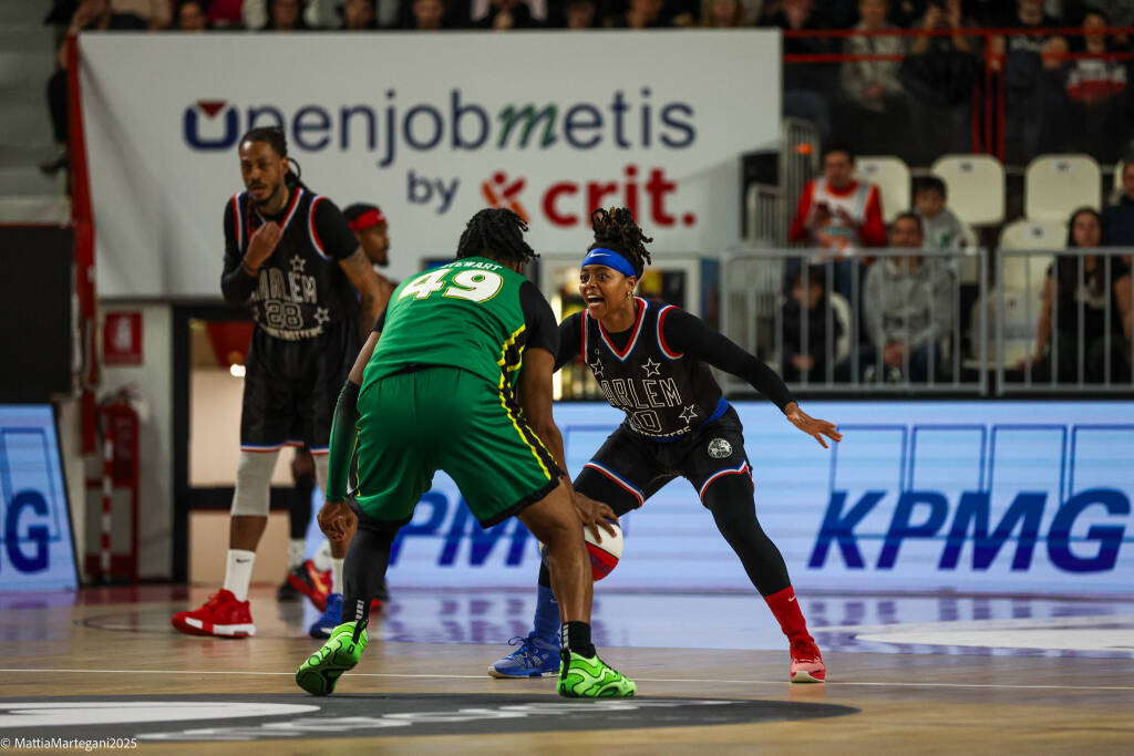 Gli Harlem Globetrotter incantano Varese