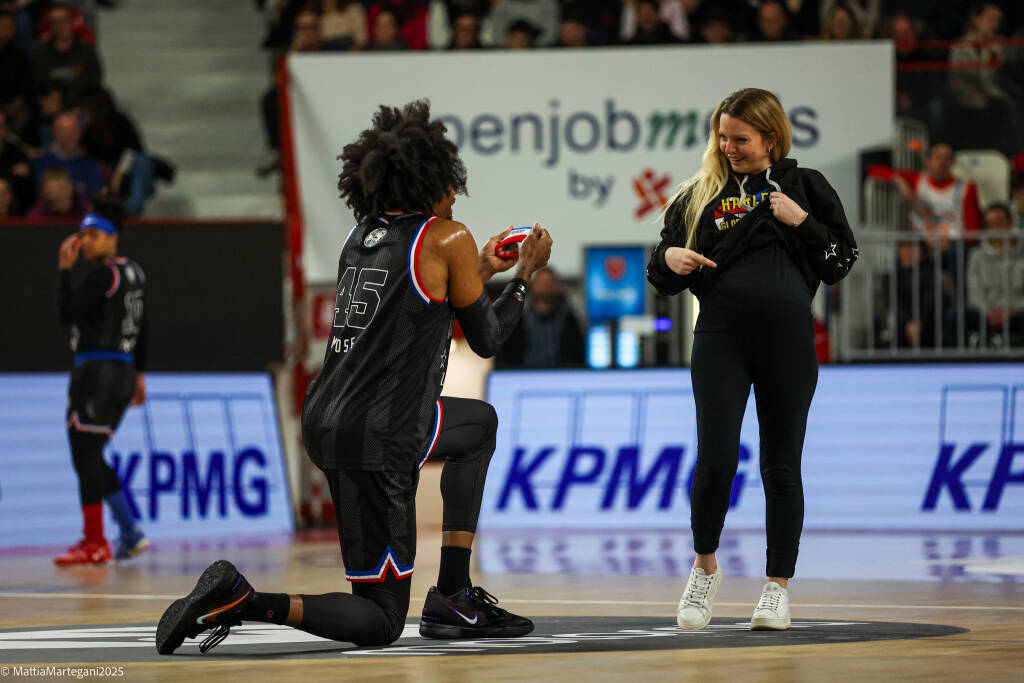 Gli Harlem Globetrotter incantano Varese