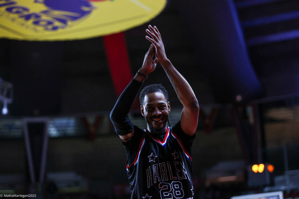 Gli Harlem Globetrotter incantano Varese