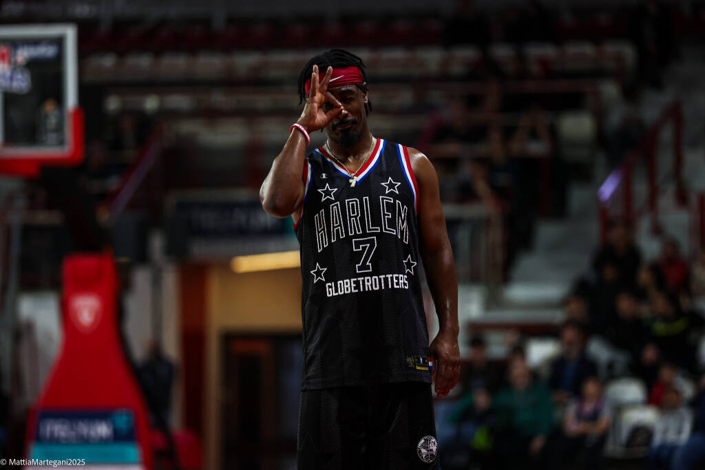 Gli Harlem Globetrotter incantano Varese