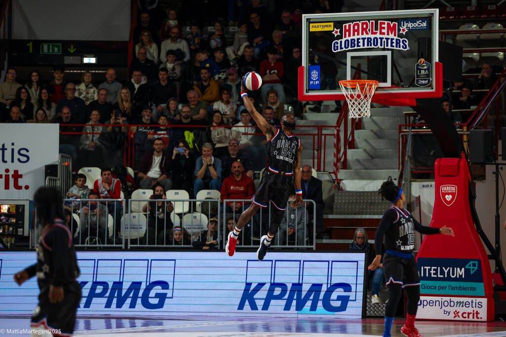 Gli Harlem Globetrotter incantano Varese