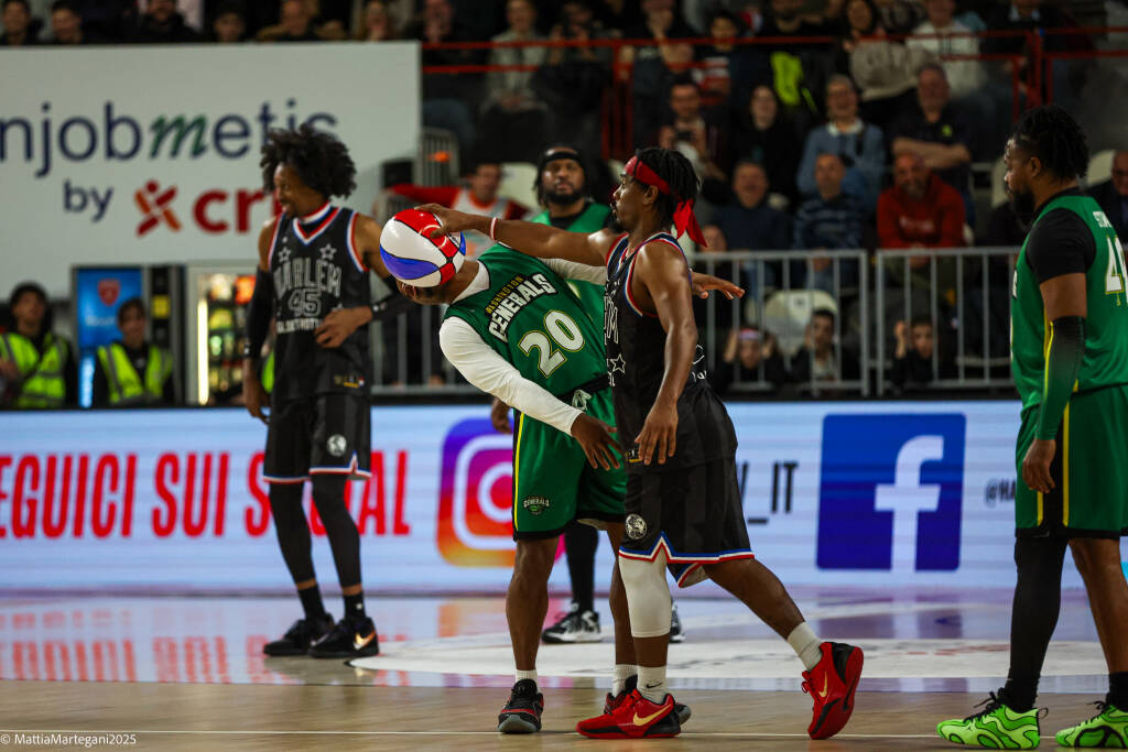 Gli Harlem Globetrotter incantano Varese