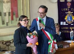 ina Montinaro la cittadinanza onoraria di Laveno Mombello
